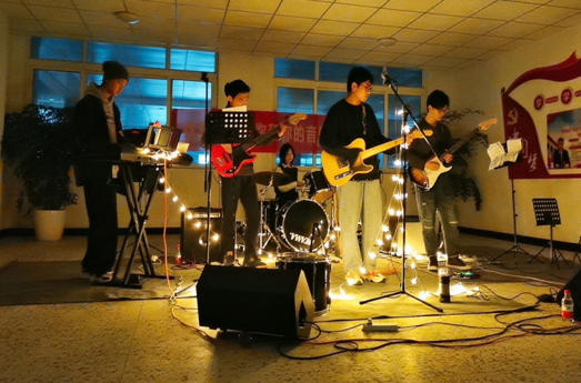 社团活动-乐队排练 社团活动-乐队排练