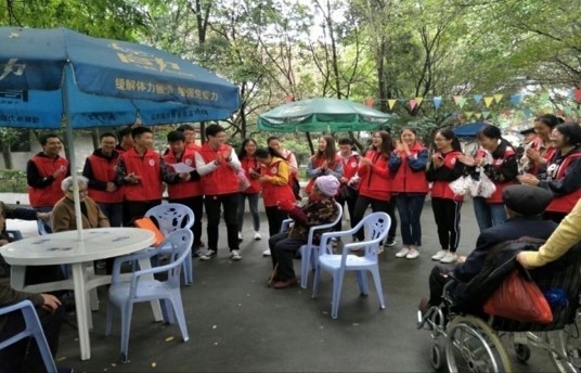 志愿者活动-关爱老人 志愿者活动-关爱老人